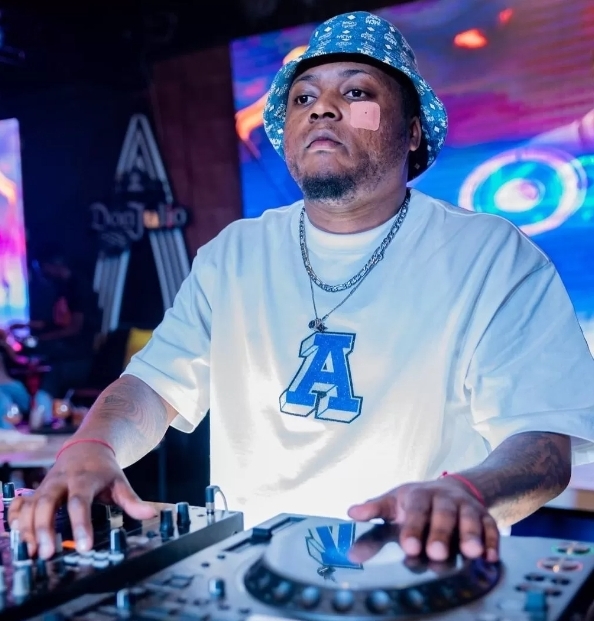 Kelvin Momo Biography